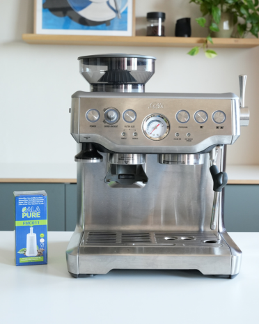 Sage kalkfilter naast Solis Grind & Infuse Pro