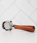 Naked portafilter bodemloze filterdrager hout 51mm op aanrecht