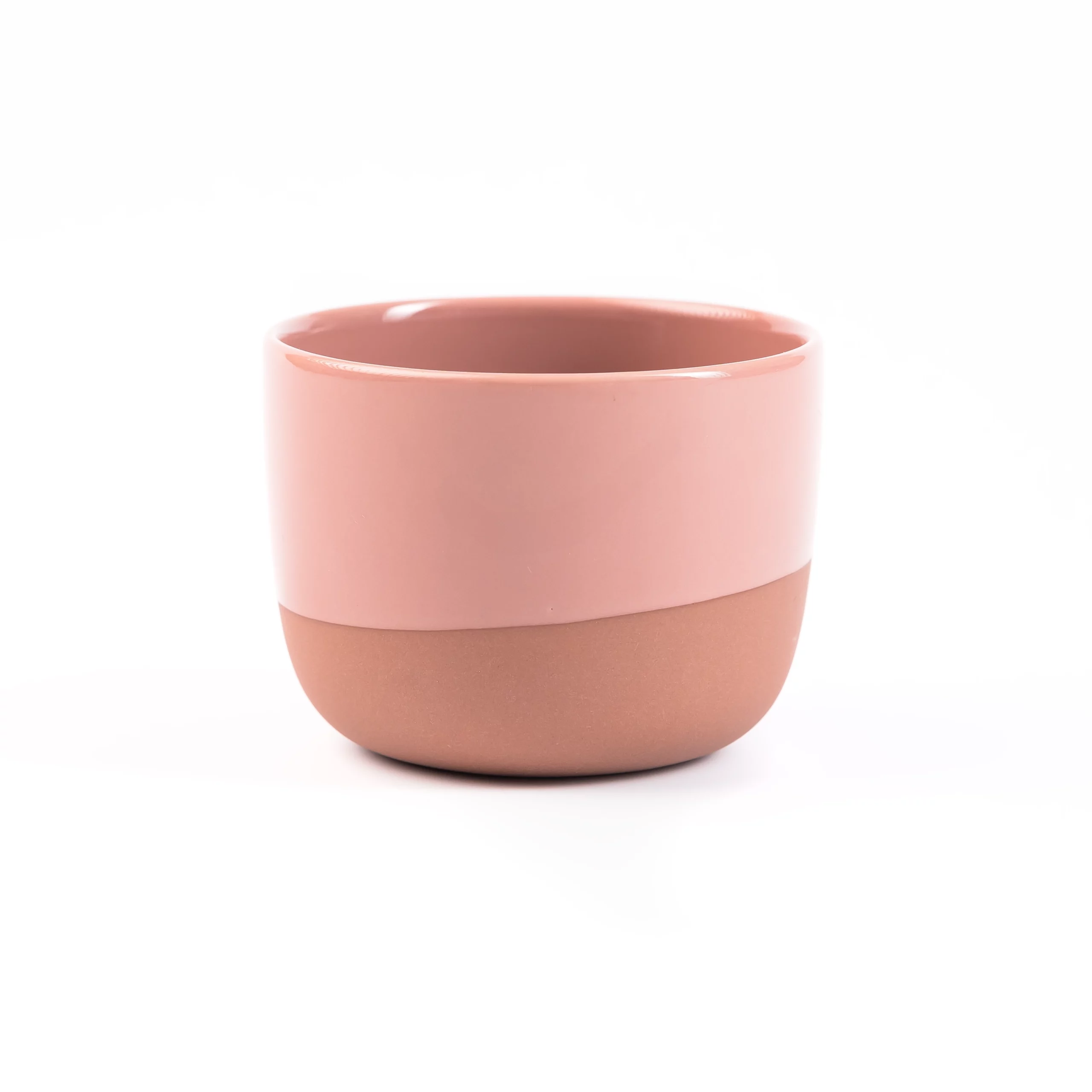 Terracotta Roze Latte koffie kopje van Barista-Essentials gemaakt van keramiek, op witte achtergrond